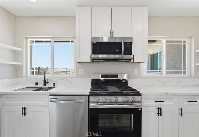 25735 Santa Rosa Road, Apple Valley, CA 92308