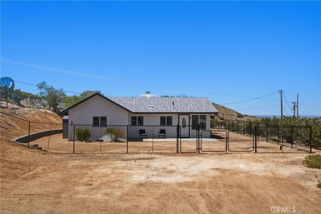 25735 Santa Rosa Road, Apple Valley, CA 92308
