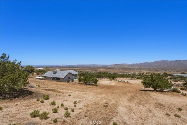25735 Santa Rosa Road, Apple Valley, CA 92308
