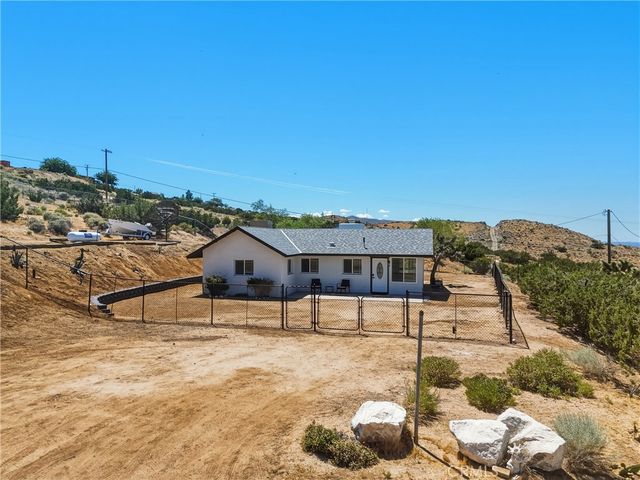 25735 Santa Rosa Road, Apple Valley, CA 92308