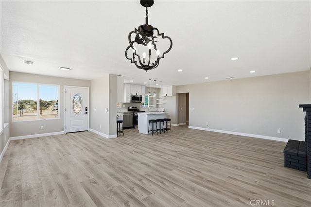 25735 Santa Rosa Road, Apple Valley, CA 92308