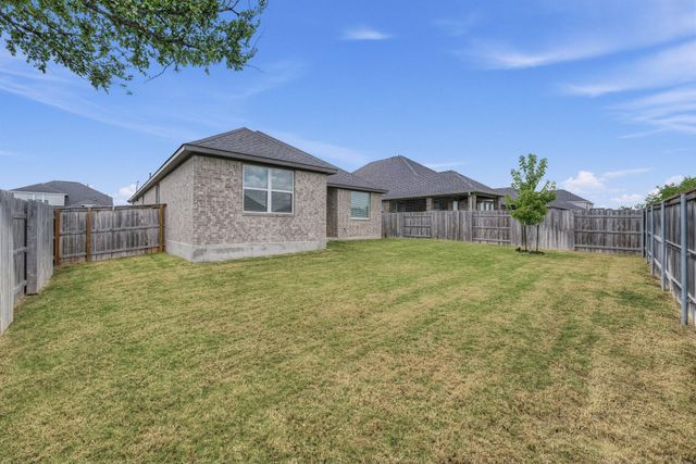 209 Swinging H LN, Georgetown, TX 78633