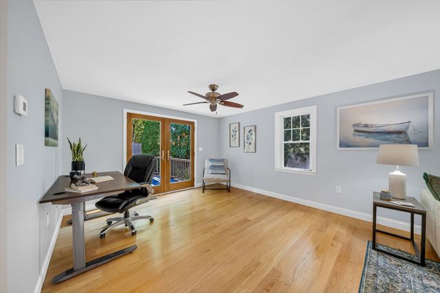 2 Hunter Dr, Newburyport, MA 01950