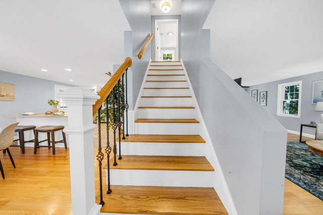 2 Hunter Dr, Newburyport, MA 01950