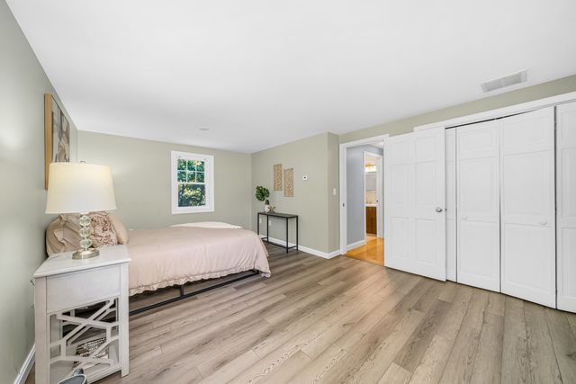 2 Hunter Dr, Newburyport, MA 01950