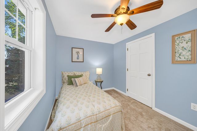 2 Hunter Dr, Newburyport, MA 01950
