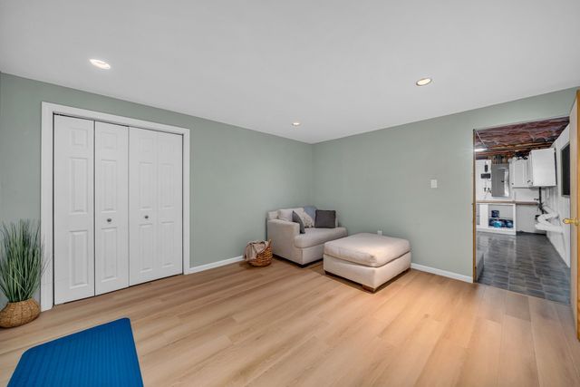 2 Hunter Dr, Newburyport, MA 01950