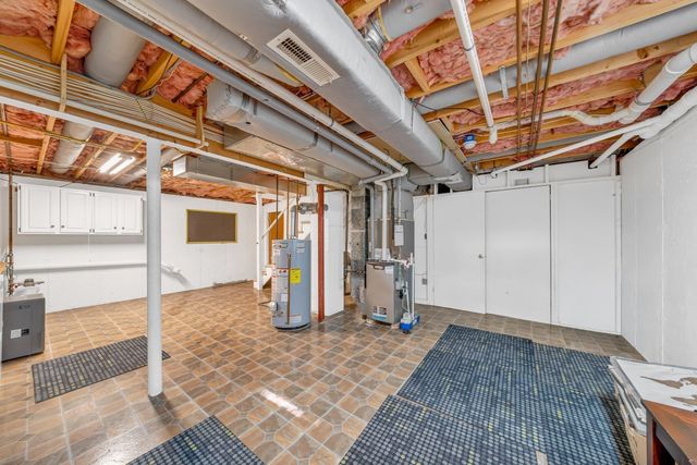 2 Hunter Dr, Newburyport, MA 01950
