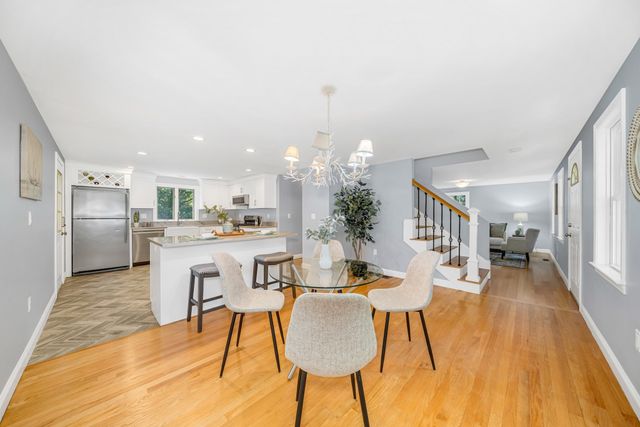 2 Hunter Dr, Newburyport, MA 01950