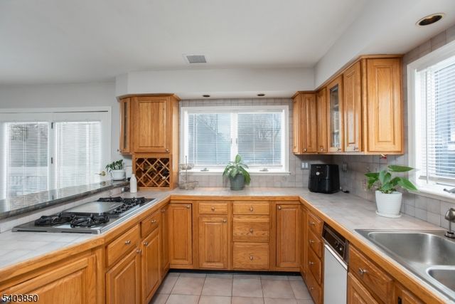 13 Park Ave, Green Brook Twp., NJ 08812