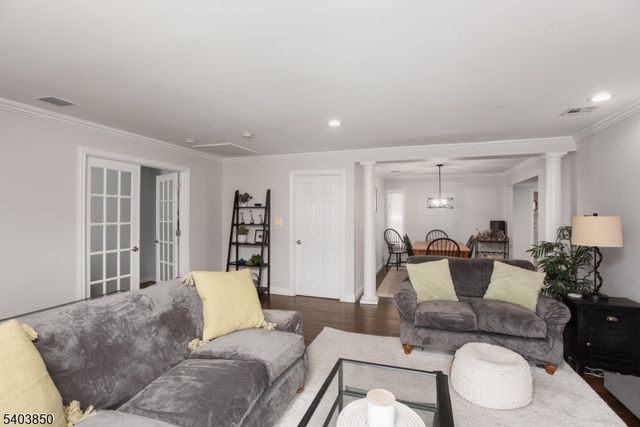 13 Park Ave, Green Brook Twp., NJ 08812