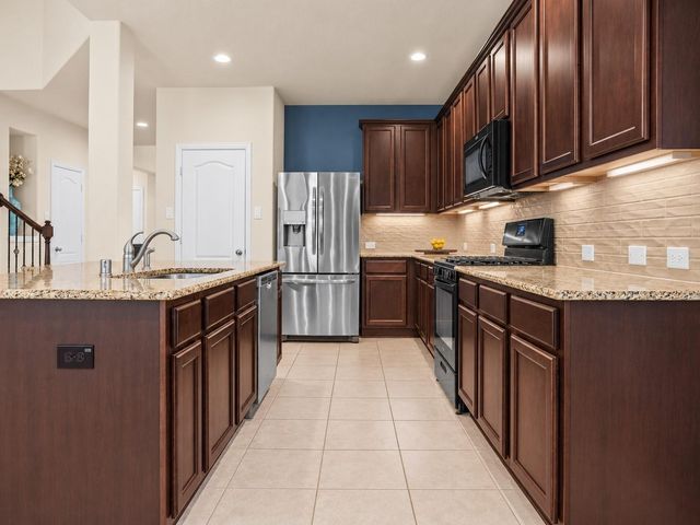 655 W Linnwood Drive, Woodbranch, TX 77357