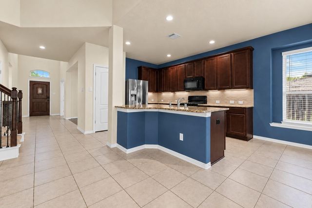655 W Linnwood Drive, Woodbranch, TX 77357