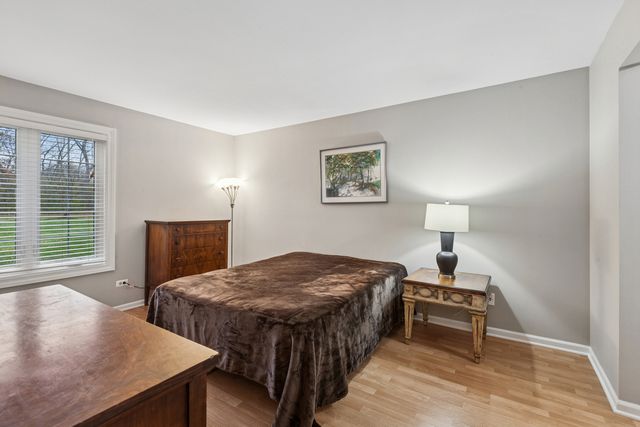 724 Maplewood Court 34-B, Willowbrook, IL 60527