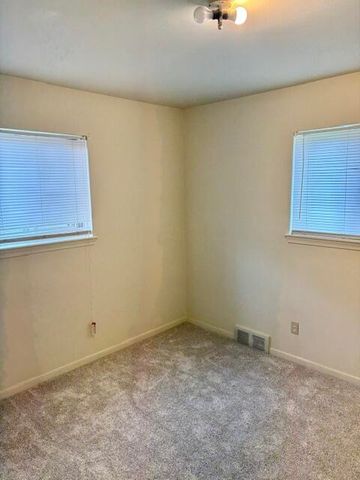 27669 Mackenzie Court, Westland, MI 48185
