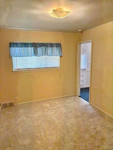 27669 Mackenzie Court, Westland, MI 48185