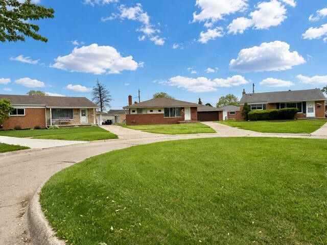 27669 Mackenzie Court, Westland, MI 48185