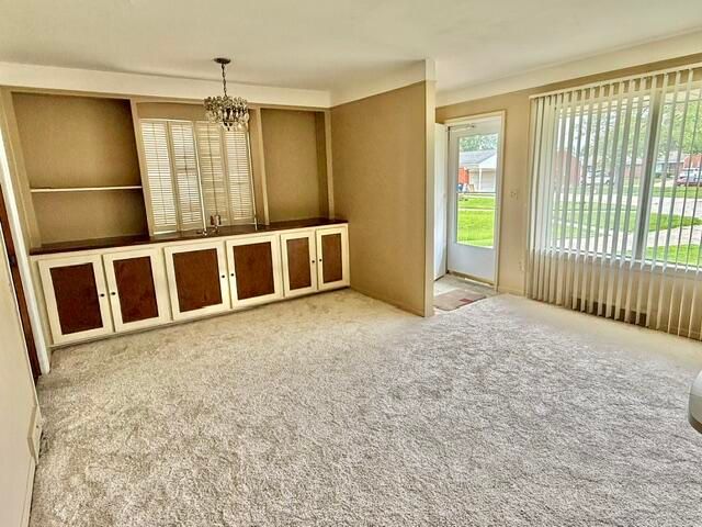 27669 Mackenzie Court, Westland, MI 48185