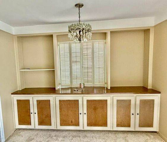27669 Mackenzie Court, Westland, MI 48185
