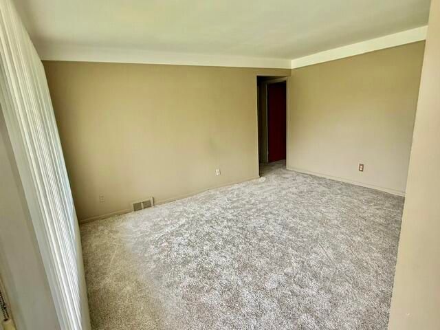 27669 Mackenzie Court, Westland, MI 48185