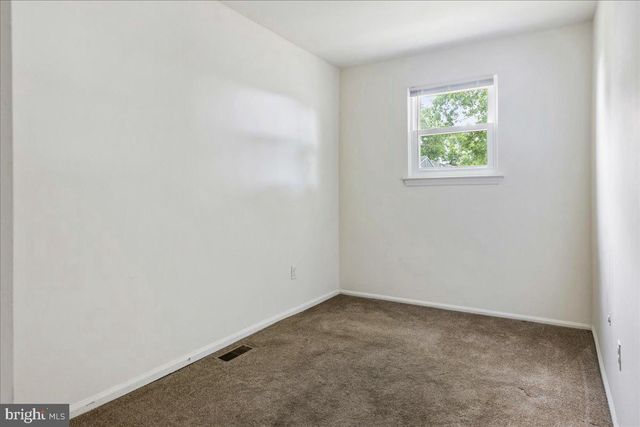 630 VILLAGE LN, Pottstown, PA 19464