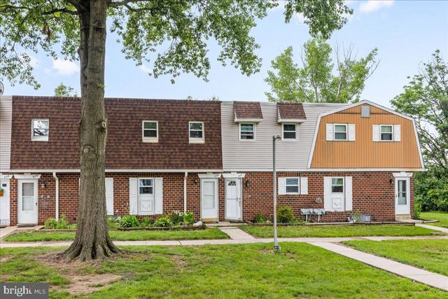630 VILLAGE LN, Pottstown, PA 19464