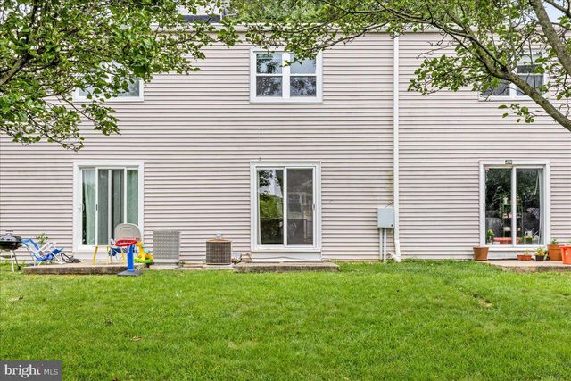 630 VILLAGE LN, Pottstown, PA 19464