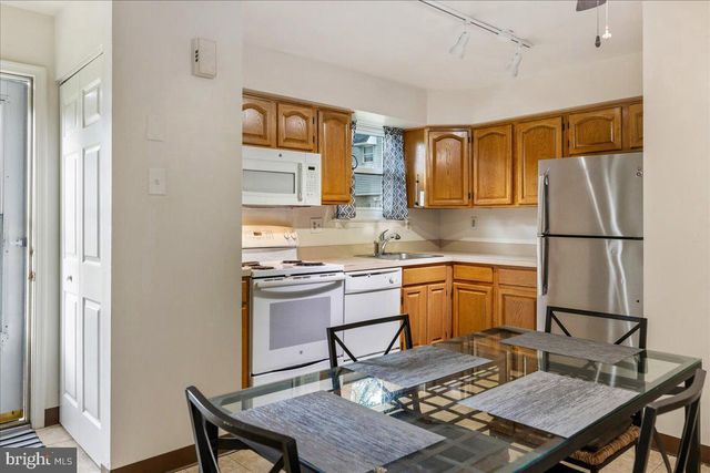 630 VILLAGE LN, Pottstown, PA 19464