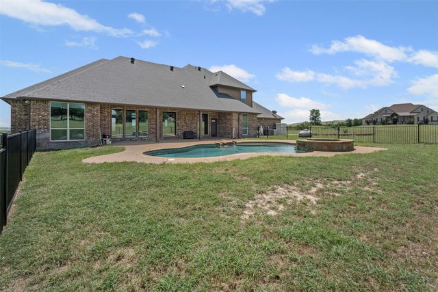 212 Tara Lane, Aledo, TX 76008