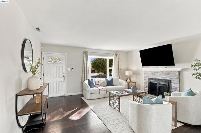 36054 Rosewood Dr, Newark, CA 94560