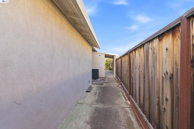 36054 Rosewood Dr, Newark, CA 94560