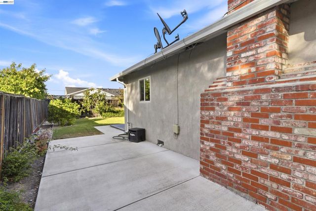 36054 Rosewood Dr, Newark, CA 94560