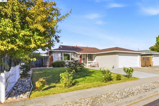 36054 Rosewood Dr, Newark, CA 94560