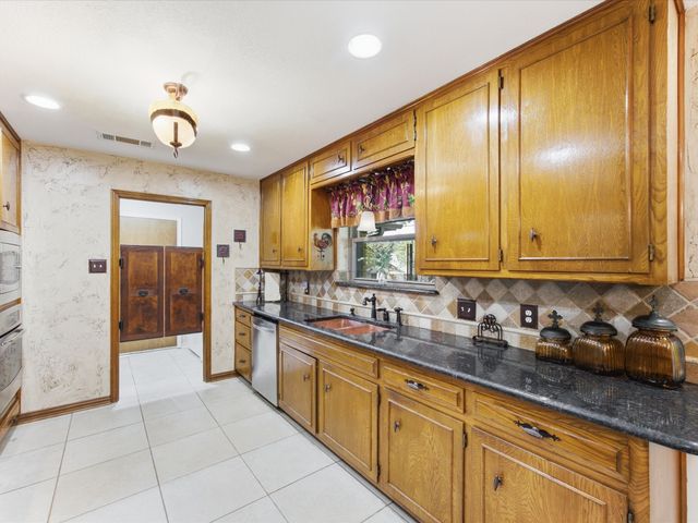5008 Kemble Street, Fort Worth, TX 76103