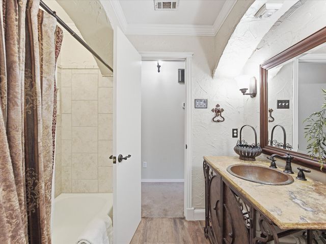 5008 Kemble Street, Fort Worth, TX 76103