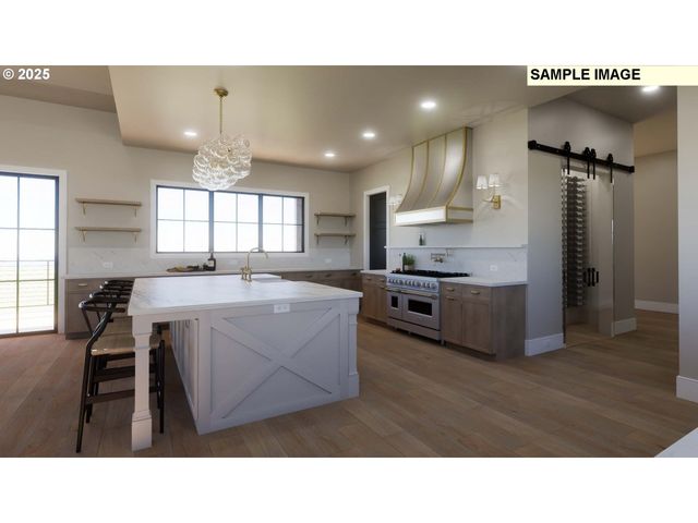 527 Sw HOFFMAN Rd, West Linn, OR 97068