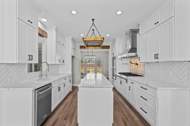 2730 Lawrence Road, Kemah, TX 77565