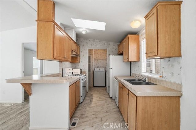 14272 Hoover St., Westminster, CA 92683