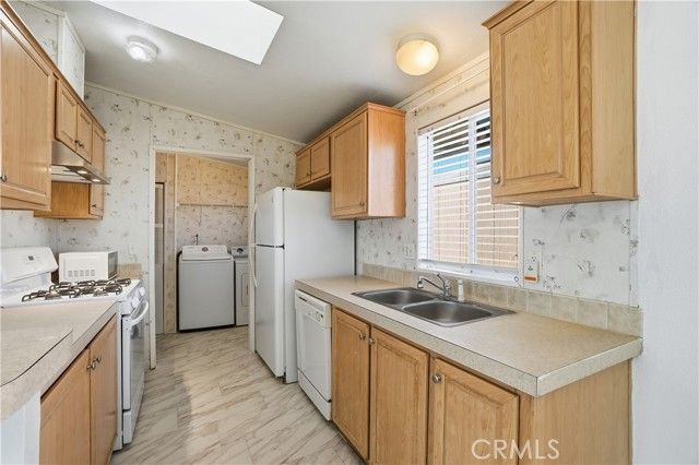 14272 Hoover St., Westminster, CA 92683