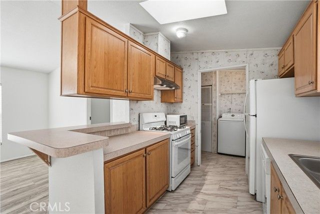 14272 Hoover St., Westminster, CA 92683