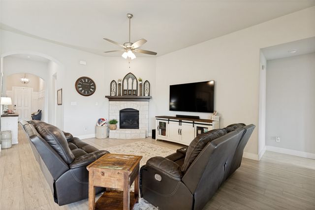 3402 Montgomery Avenue, Melissa, TX 75454