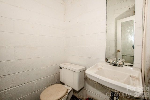 2327 Shelton Avenue, Statesville, NC 28677
