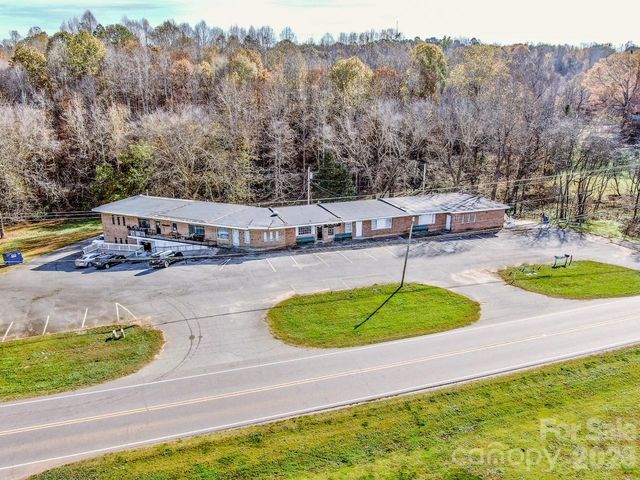 2327 Shelton Avenue, Statesville, NC 28677