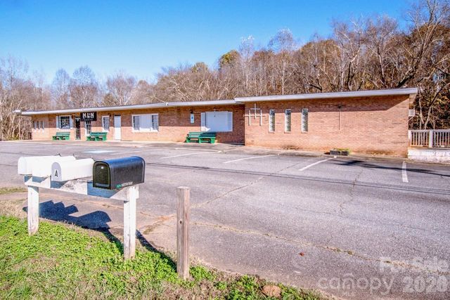2327 Shelton Avenue, Statesville, NC 28677