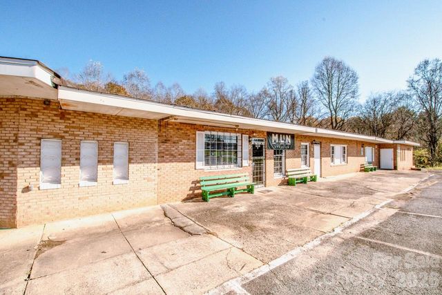 2327 Shelton Avenue, Statesville, NC 28677