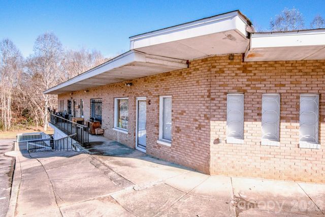 2327 Shelton Avenue, Statesville, NC 28677
