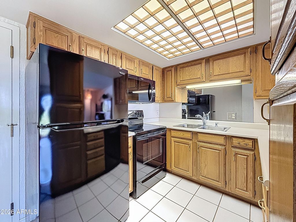 10330 W Thunderbird Boulevard C318, Sun City, AZ 85351 — photo 5