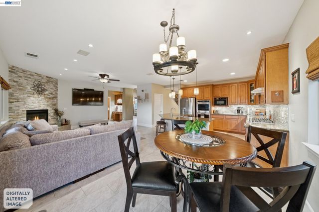 2142 Prestwick Dr, Discovery Bay, CA 94505