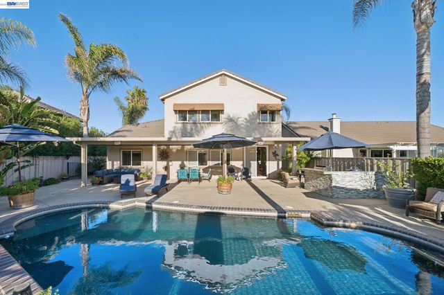 2142 Prestwick Dr, Discovery Bay, CA 94505