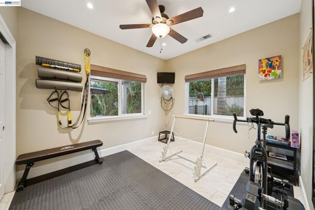 2142 Prestwick Dr, Discovery Bay, CA 94505